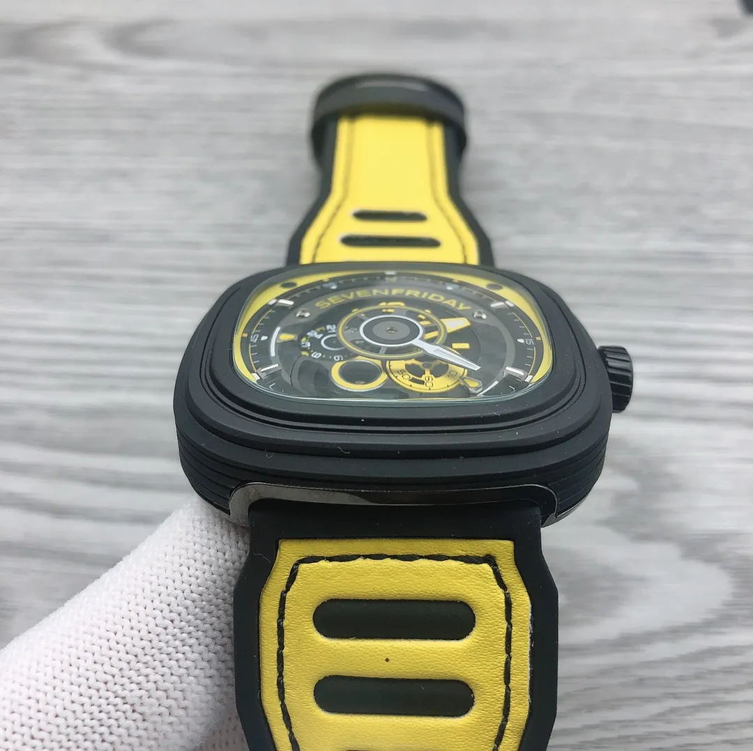 【Authentic Tmall】💰1640! Seven Friday-Seven Friday men's watch P6B/03. P6B/06 shipped! The design is inspired by racing cars. It is very handsome. The strap is specially made. It is different from the ones made by external manufacturers. Most of them on the market do not have the thickness of genuine products and the colors are not right. Supports Apple, Android, NFC, and super luminous display.